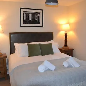  Apartment Entire In The Heart Of The Suffolks - Gl50